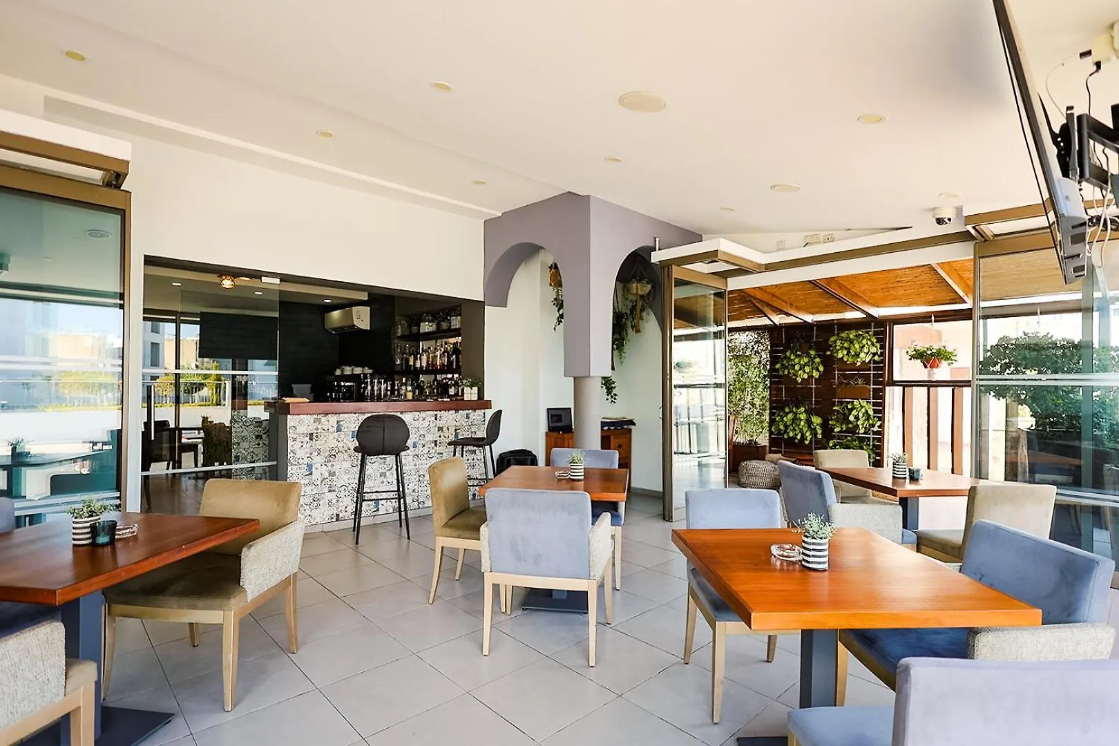 ***  Mikes Kanarium City Hotel Larnaca Kypr